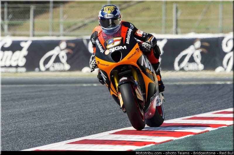 motogp_edwards_002_catalogne_montmelo_2013