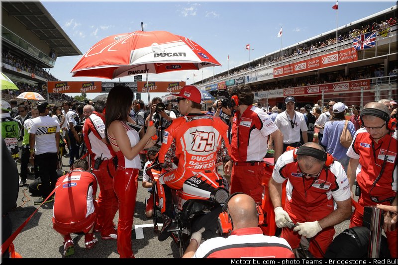 motogp_pitbabe_036_catalogne_montmelo_2013