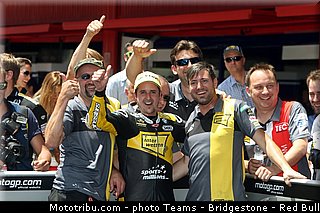 moto2_luthi_010_catalogne_montmelo_2013.jpg