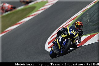 moto2_rossi_001_catalogne_montmelo_2013.jpg