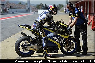 moto2_rossi_003_catalogne_montmelo_2013.jpg