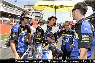 moto2_rossi_020_catalogne_montmelo_2013.jpg