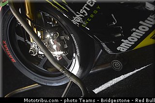 motogp_crutchlow_006_catalogne_montmelo_2013.jpg