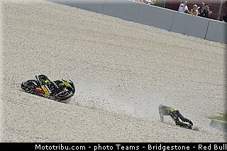 motogp_crutchlow_023_catalogne_montmelo_2013.jpg