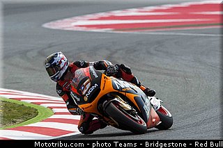 motogp_edwards_004_catalogne_montmelo_2013.jpg