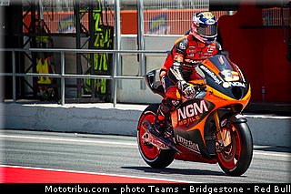 motogp_edwards_006_catalogne_montmelo_2013.jpg