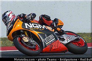 motogp_edwards_008_catalogne_montmelo_2013.jpg