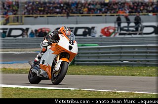 moto2_rea_005_pays_bas_assen_2013.jpg
