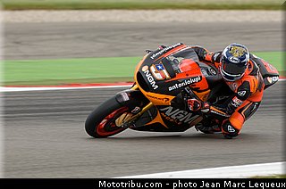 motogp_edwards_002_pays_bas_assen_2013.jpg