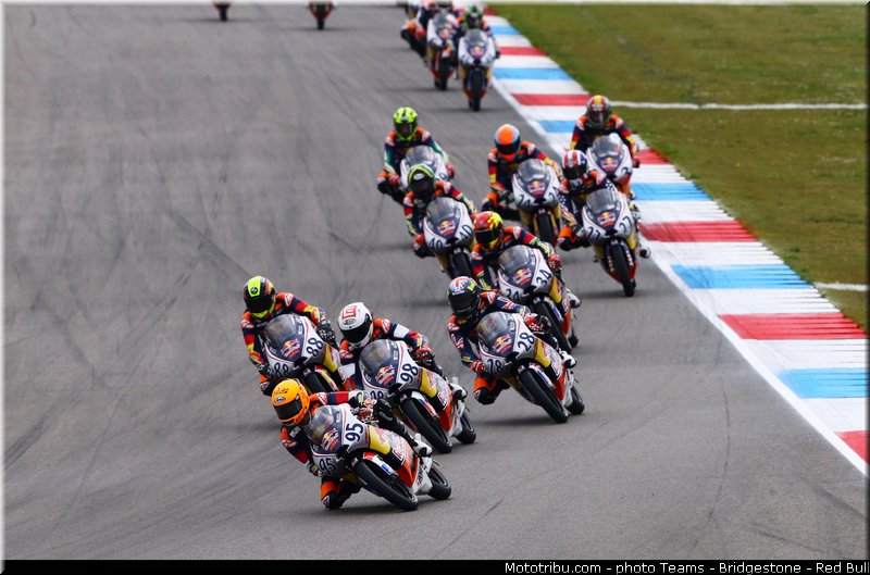 redbull_motogp_rookies_cup_002_pays_bas_assen_2013
