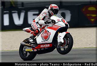 moto2_pradita_005_pays_bas_assen_2013.jpg