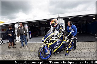 moto2_rossi_002_pays_bas_assen_2013.jpg
