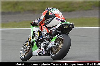 motogp_bradl_004_pays_bas_assen_2013.jpg