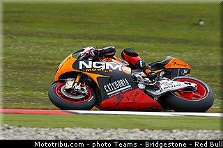 motogp_edwards_001_pays_bas_assen_2013.jpg