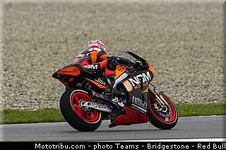 motogp_edwards_005_pays_bas_assen_2013.jpg