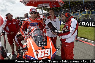 motogp_hayden_020_pays_bas_assen_2013.jpg