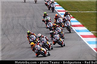 redbull_motogp_rookies_cup_002_pays_bas_assen_2013.jpg
