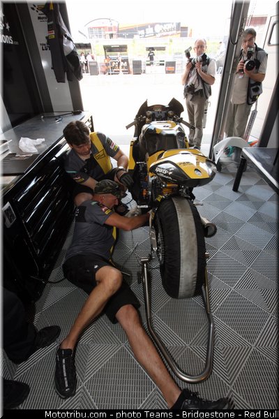 moto2_luthi_003_allemagne_sachsenring_2013