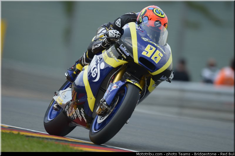 moto2_rossi_008_allemagne_sachsenring_2013