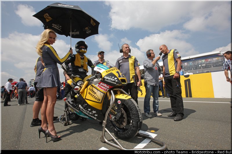 motogp_pitbabe_004_allemagne_sachsenring_2013