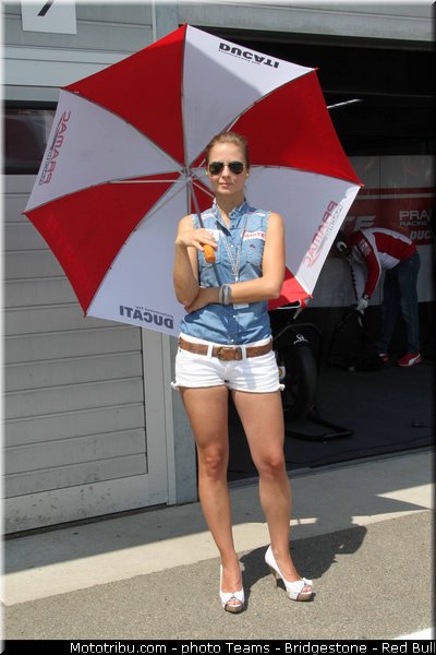 motogp_pitbabe_010_allemagne_sachsenring_2013
