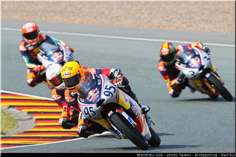 redbull_motogp_rookies_cup_deroue_001_allemagne_sachsenring_2013