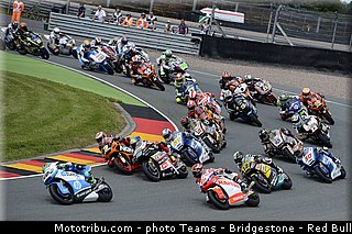 moto2_001_allemagne_sachsenring_2013.jpg