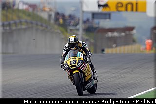 moto2_luthi_005_allemagne_sachsenring_2013.jpg