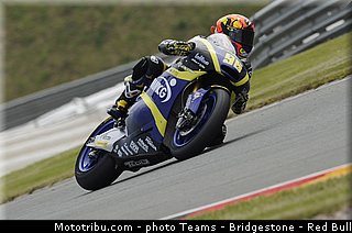 moto2_rossi_012_allemagne_sachsenring_2013.jpg