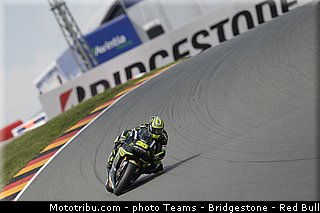 motogp_crutchlow_020_allemagne_sachsenring_2013.jpg