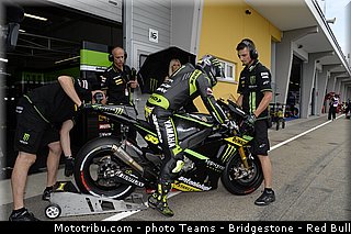motogp_crutchlow_025_allemagne_sachsenring_2013.jpg