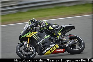 motogp_crutchlow_027_allemagne_sachsenring_2013.jpg