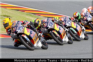 redbull_motogp_rookies_cup_001_allemagne_sachsenring_2013.jpg