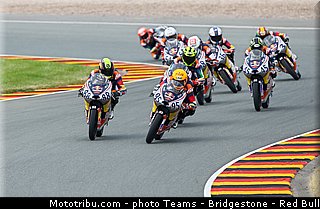 redbull_motogp_rookies_cup_006_allemagne_sachsenring_2013.jpg