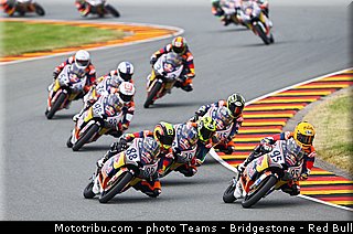 redbull_motogp_rookies_cup_007_allemagne_sachsenring_2013.jpg