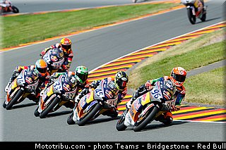 redbull_motogp_rookies_cup_012_allemagne_sachsenring_2013.jpg