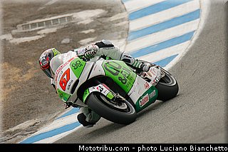 staring_001_motogp_2013_usa_laguna_seca.jpg