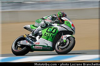 staring_002_motogp_2013_usa_laguna_seca.jpg