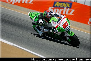 staring_003_motogp_2013_usa_laguna_seca.jpg