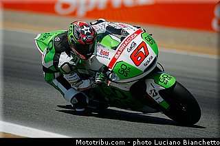 staring_004_motogp_2013_usa_laguna_seca.jpg