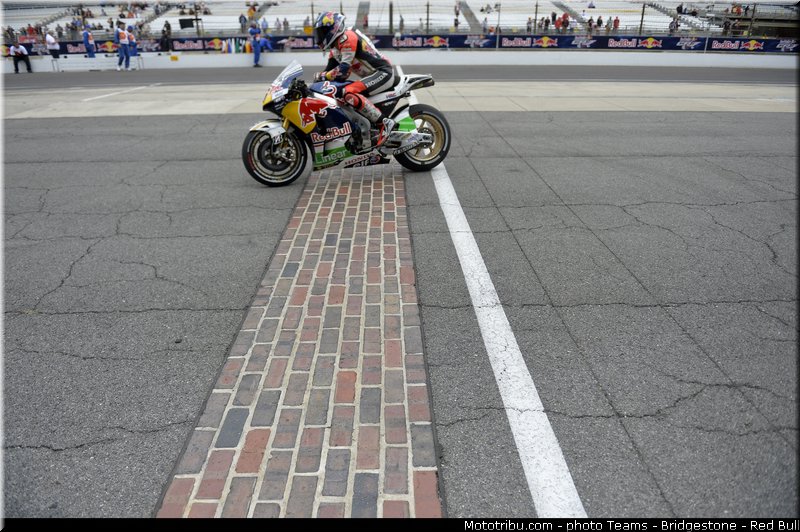 motogp_bradl_014_usa_indianapolis_2013