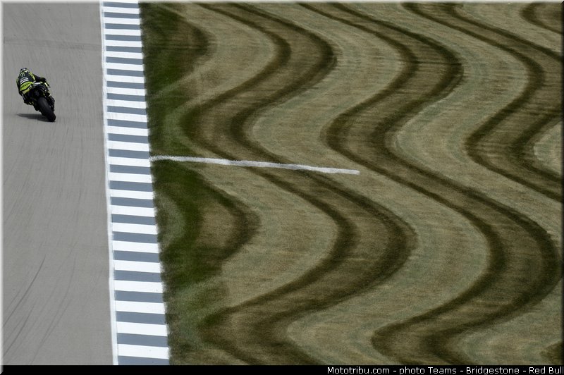 motogp_crutchlow_010_usa_indianapolis_2013