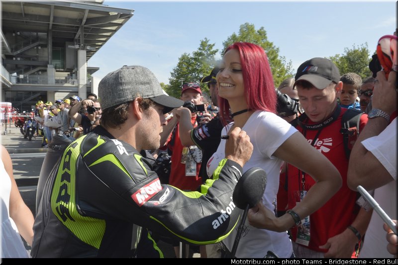 motogp_pitbabe_010_usa_indianapolis_2013