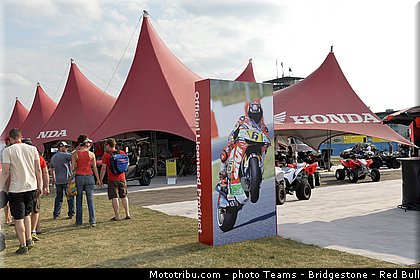 moto3_ambiance_001_usa_indianapolis_2013.jpg