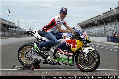 motogp_bradl_001_usa_indianapolis_2013.jpg