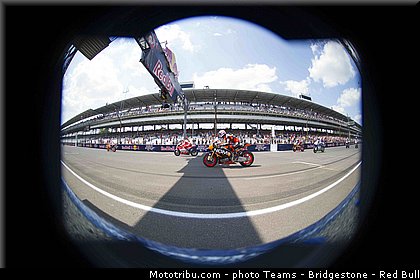 motogp_edwards_004_usa_indianapolis_2013.jpg