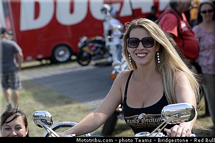 motogp_pitbabe_021_usa_indianapolis_2013.jpg