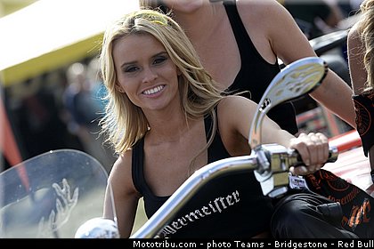 motogp_pitbabe_023_usa_indianapolis_2013.jpg