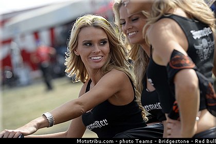 motogp_pitbabe_025_usa_indianapolis_2013.jpg