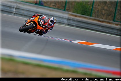 motogp_edwards_005_republique_tcheque_brno_2013.jpg